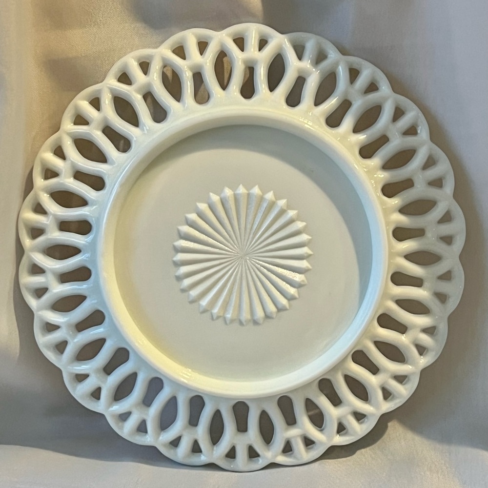 Rare Vintage White Milk Glass Lace Edge - H Border 7.5 “ Diam Plate Antique Dish - Picture 2 of 15